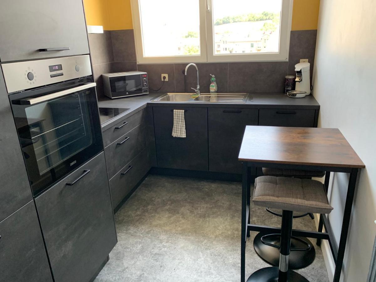 Appartement tout confort dans une résidence calme Givet Exterior foto