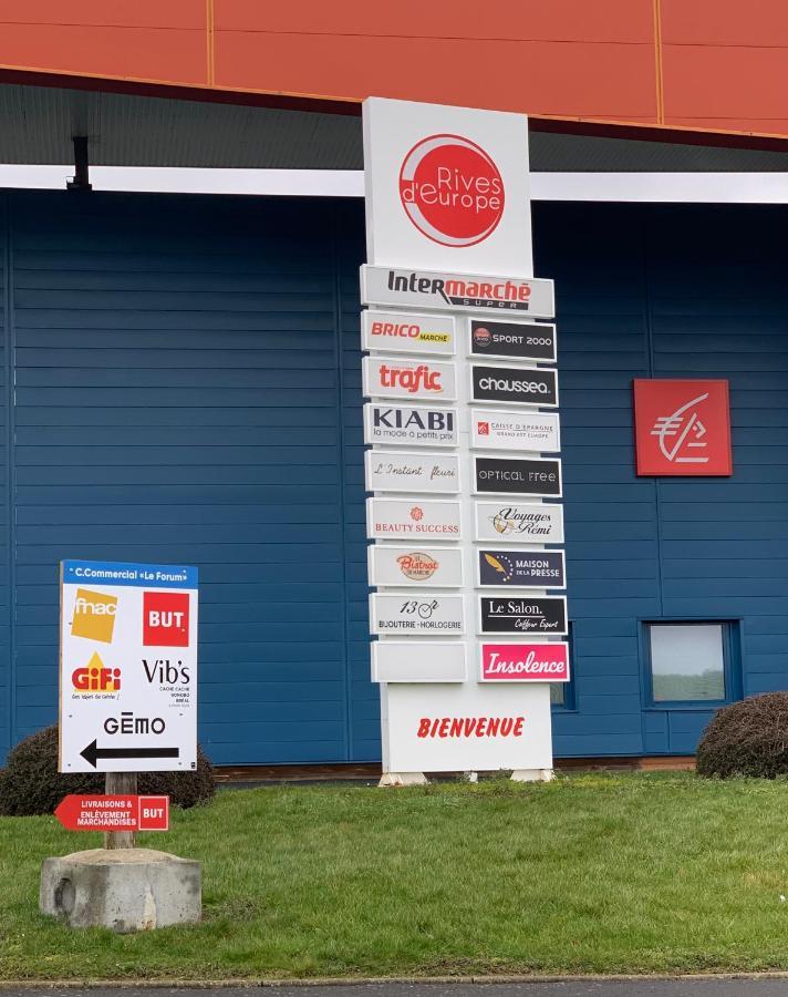 Appartement tout confort dans une résidence calme Givet Exterior foto