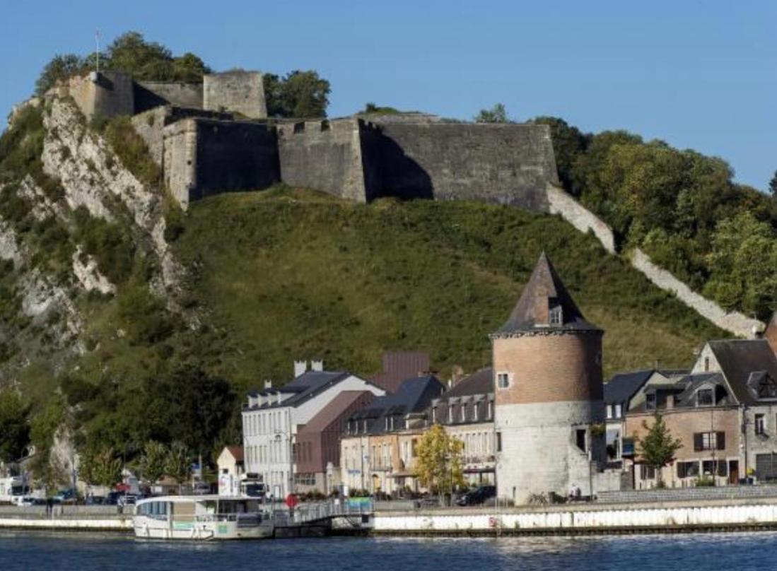 Appartement tout confort dans une résidence calme Givet Exterior foto